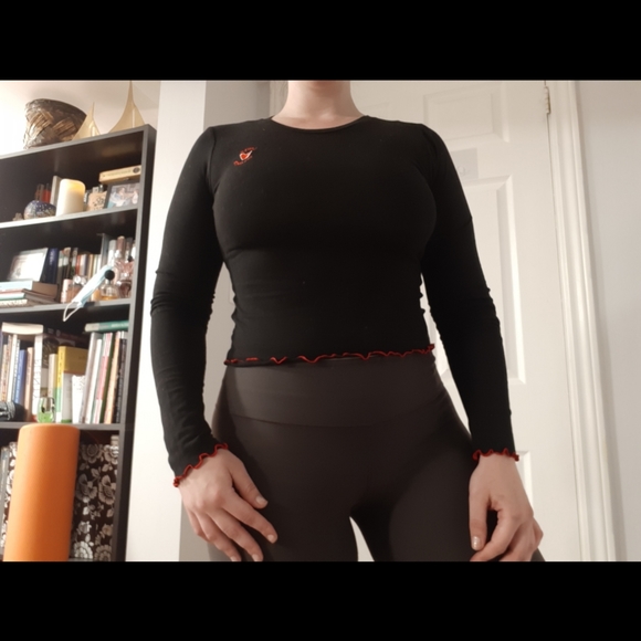 Cotton cropped long sleeve with embroidered detail - Picture 3 of 6